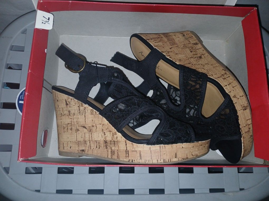 American Eagle Black Wedge Sandals