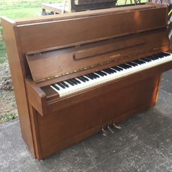 Yamaha Upright Piano 