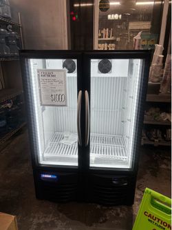 Commercial freezer