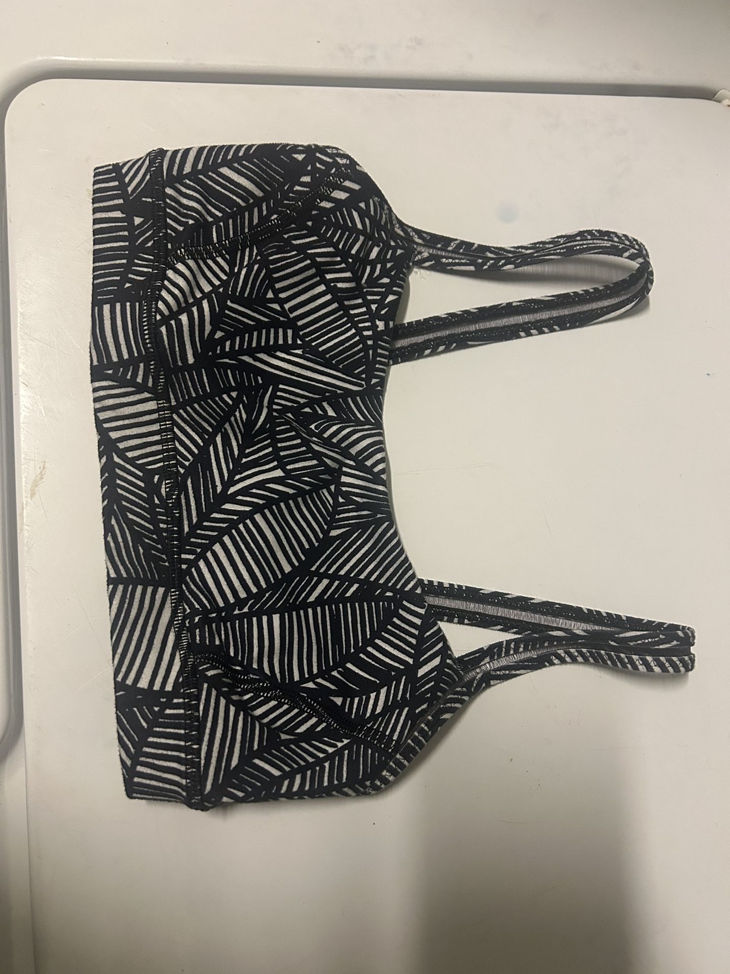 Lululemon Size 4 Sport Bra