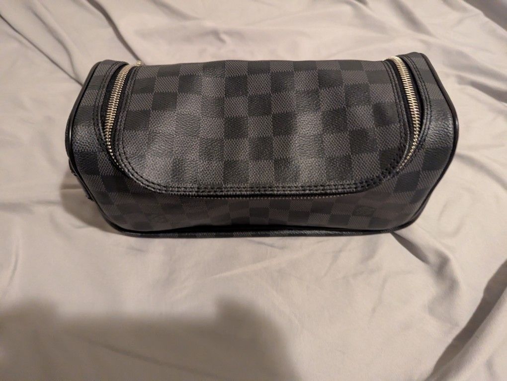 Louis Vuitton Toiletry Pouch Damier Graphite