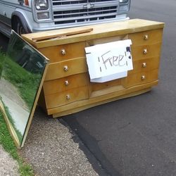 Dresser W/ Mirrror