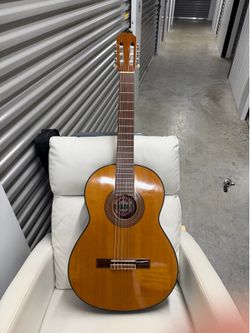 Falcon Peruvian Classic Guitar