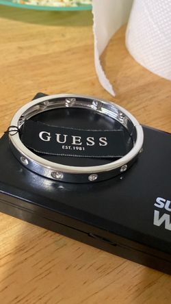 guess woman’s braklet