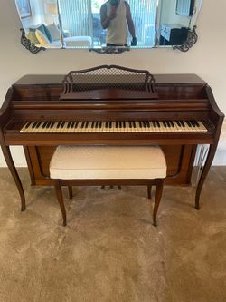 Piano - not working - delivery available