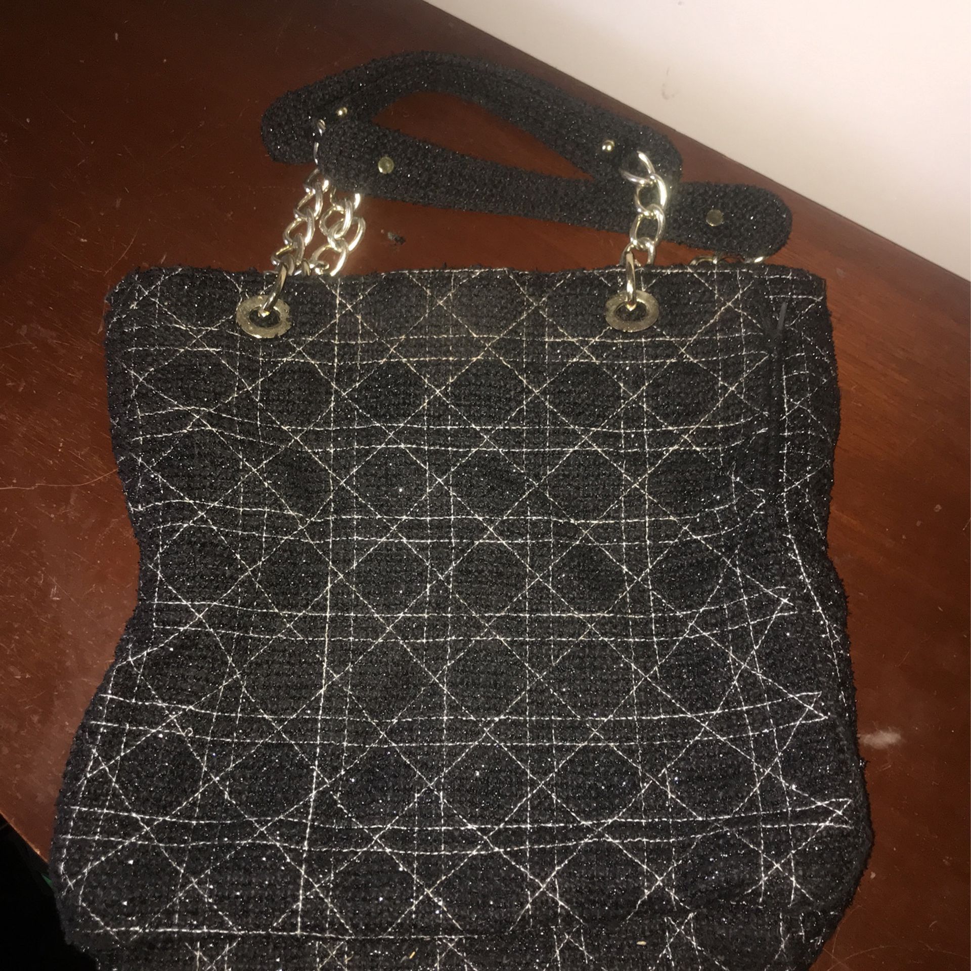 Gucci Crossbody Bag for Sale in Cleveland, OH - OfferUp