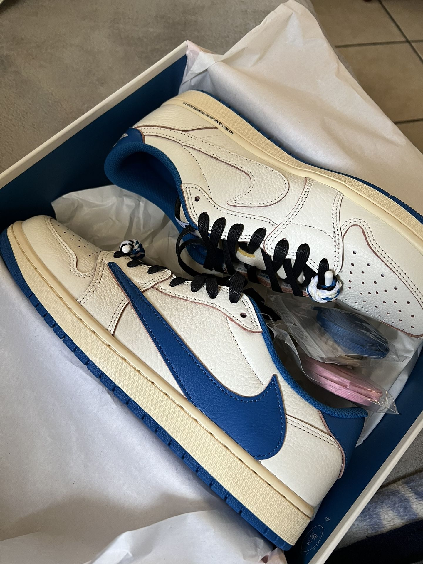 Jordan 1 Low Travis Scott Size 11