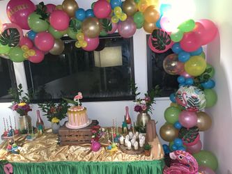 Flamingo party decorations