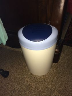 Diaper trash can