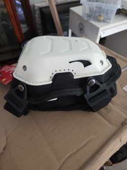 Hard cap foam swivel knee pads
