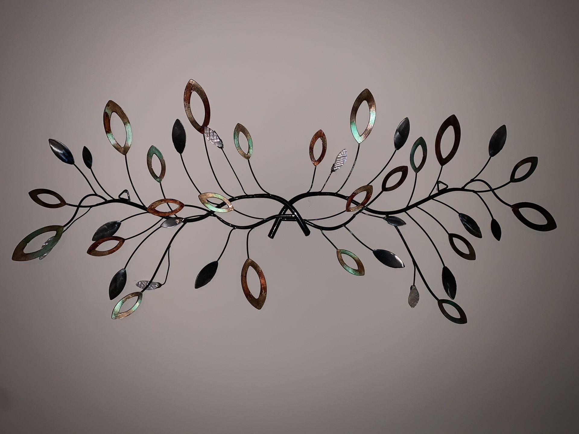 Wall Decor Metal Pearly Leaves for Over the Mantle or Bed