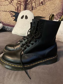 Dr Martebs size 9