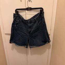 Sonoma denim shorts size 18