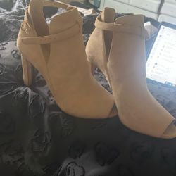 Brand New Never Worn, Michael Kors, Tan Heels