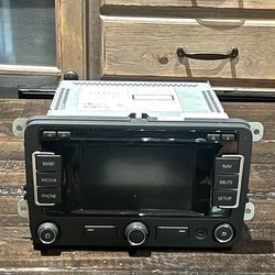 Volkswagen OEM RNS 315 Radio / Navigation  COMPATIBLE w/ Beetle, Jetta, Golf, and Passat