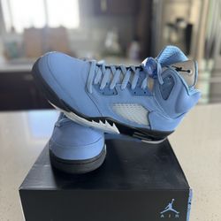 2023 Air Jordan 5 Retro “UNC”