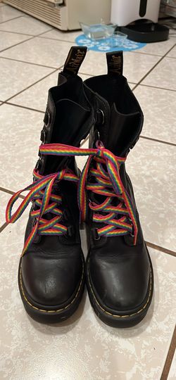 Dr Martens Chesney Women’s Size 6