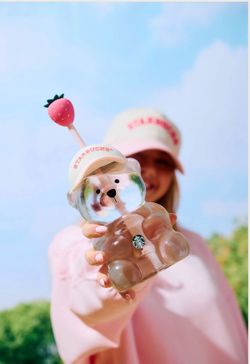 New Starbucks glass bear