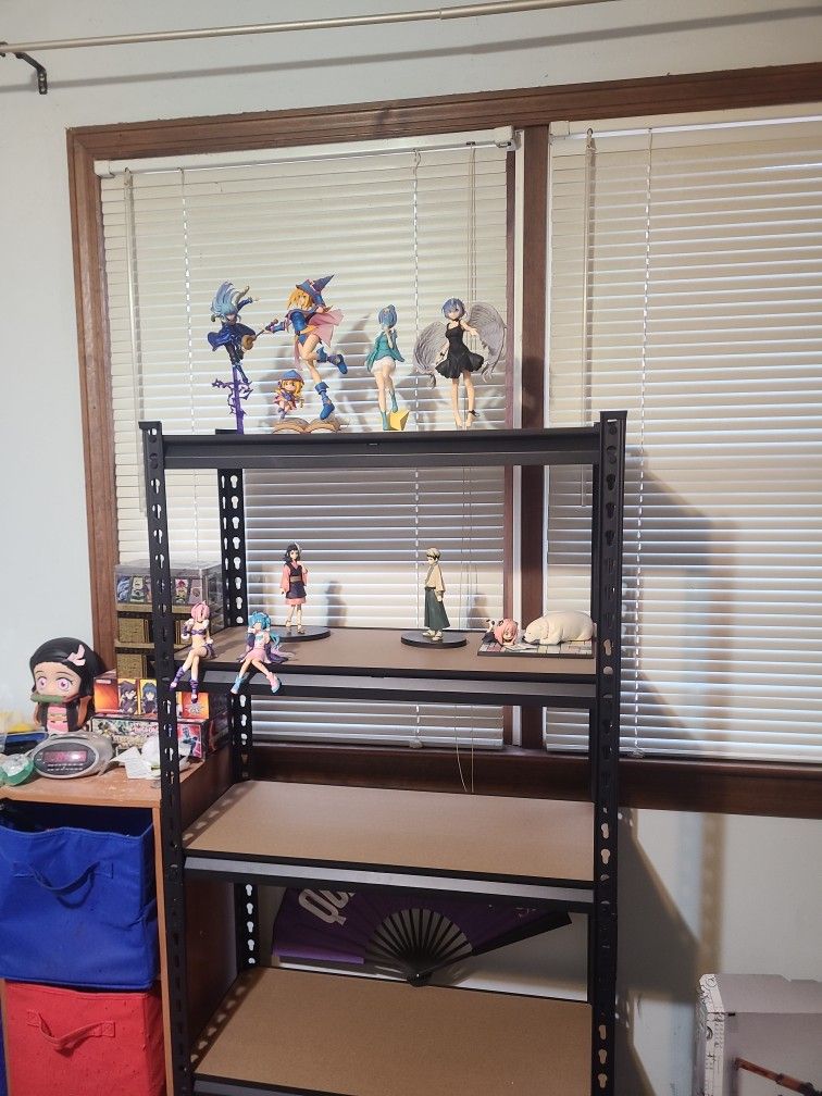 ANIME FIGURES AND MANGA