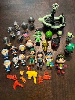 Large lot of Ryan’s world figures