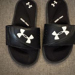 Under Armor Slides Size 1Y