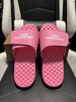 Strawberry Park Pink Mirror Slides Size 11