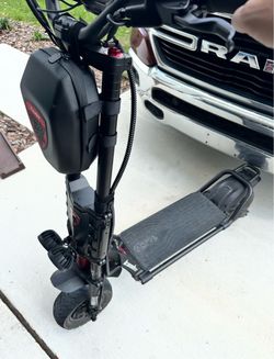 Kaabo Wolf King GT Electric Scooter – Dual Motor, 2 Chargers