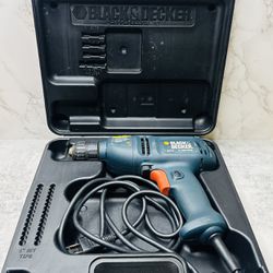 BLACK & DECKER - Corded Drill 4.5A 0-1350 RPM DR210 10MM Type 2 w Case