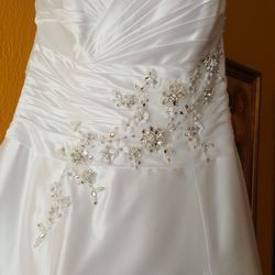 Wedding Dress By Maggie Sottero 