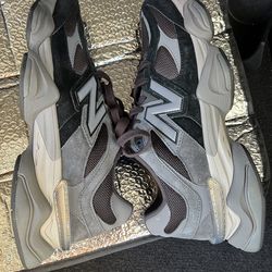 New balance men shoes 9.5  and for women 11 grey