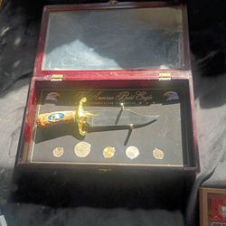 the American bald eagle knife with commentive coins 
