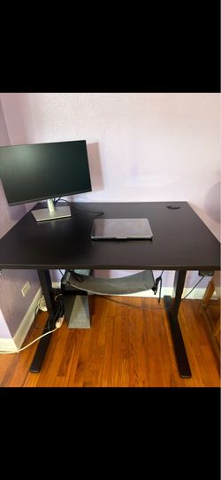 UPLIFT V2 Electric Standing Desk – 42” x 30” Black – Excellent Condition