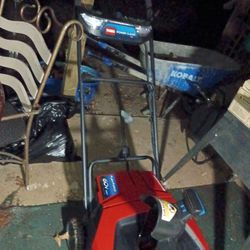 brand new Toro 60 volt never seen the snow never been used at all right out of the box snow blower