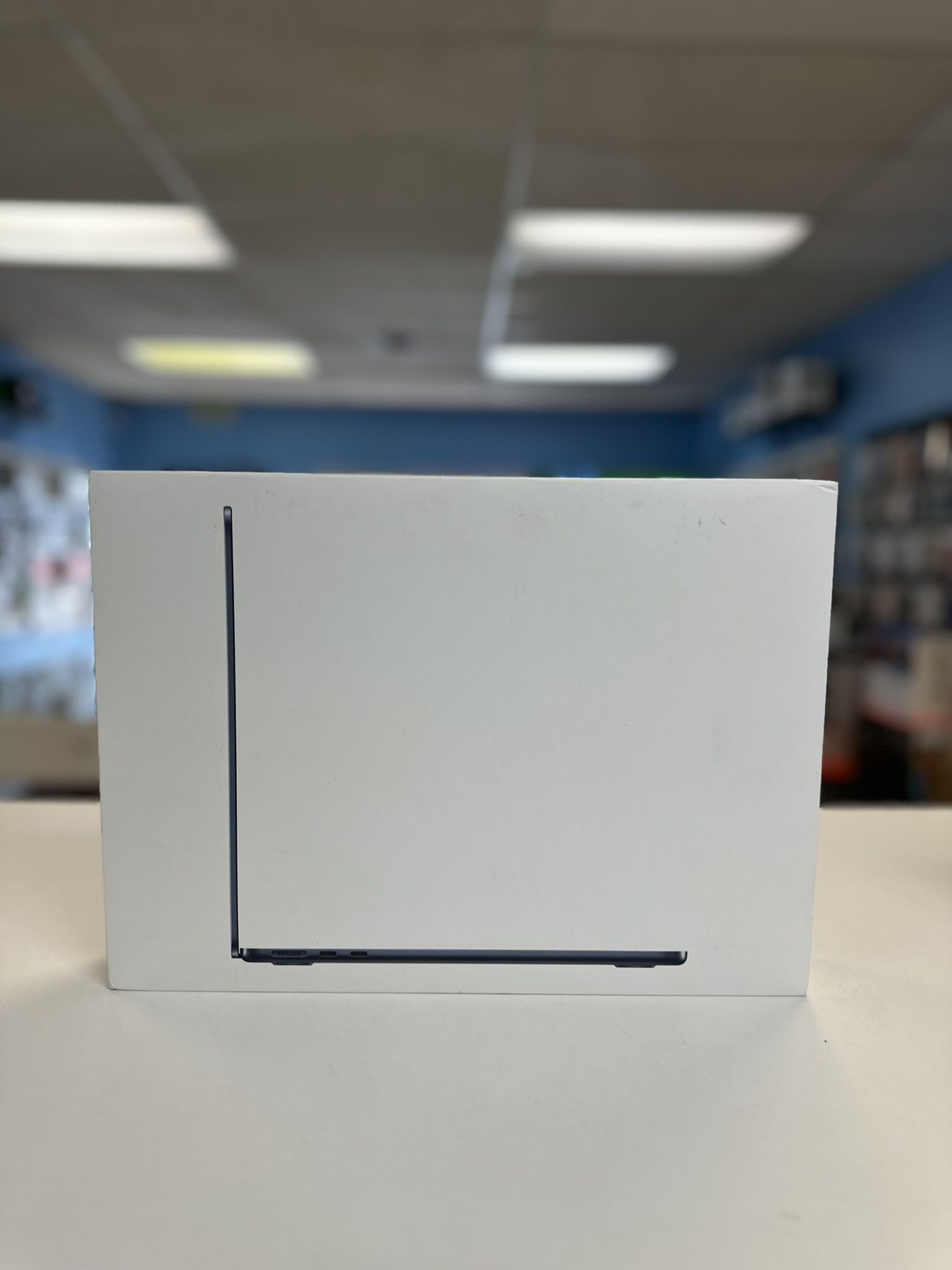 MacBook Air 13.3" M3 chip 16GB RAM 512GB SSD Midnight Apple Care 2025