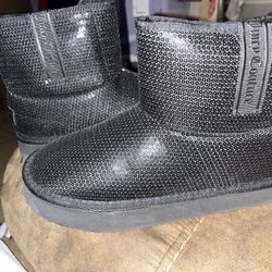 $5 Size 9 Women’s 