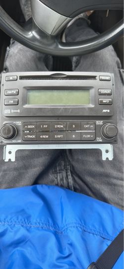 2010 hyundai Elantra original  CD/Mp3/AM/FM XM Radio head unit