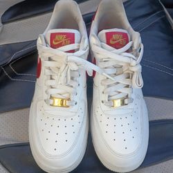  Nike Air Force 1 Low Essential