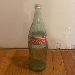 Vintage Coca Cola 32 oz ( 1 Qt ) Glass Soda Bottle 