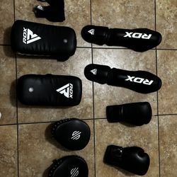 Kickboxing/MMA equipment 