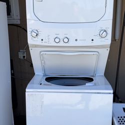 GE 3.8 cu. ft. Washer 5.9 cu. ft. Electric Dryer Combo in White