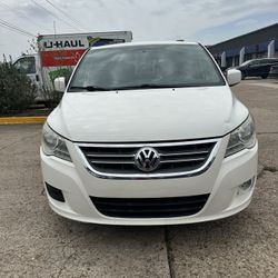 2011 Volkswagen Routan 