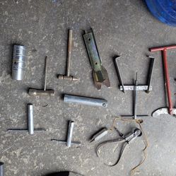 LOT OF HAND TOOLS MISC