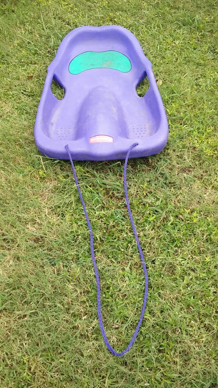 Rubbermaid hard plastic snow sled