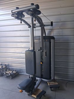 Life Fitness Pec Deck rear delt