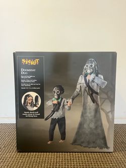 NEW Doomsday Duo Animatronic 5.7 FT | Spirit Halloween 2026