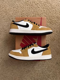 Size 8.5 (Worn once, comes with box) - Air Jordan 1 low rookie of the year