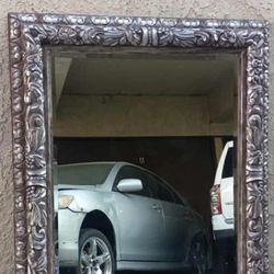 ELEGANT WOODEN WALL MIRROR 