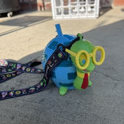 Disney Exclusive Sip Cups & Pet Mat 