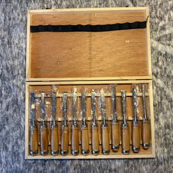 12 Pc Wood Handled Wood Chisel Set