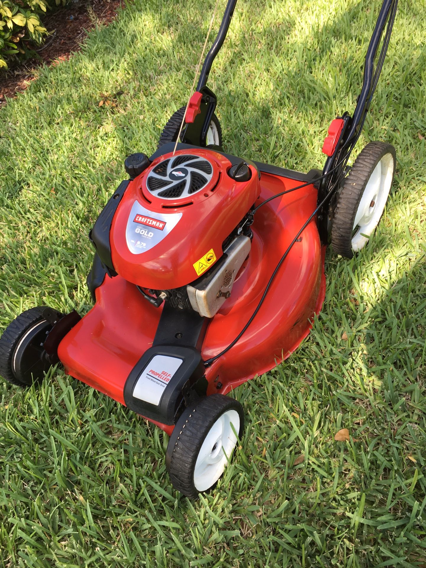 Craftsman Self Propelled Lawnmower / Lawn Mower